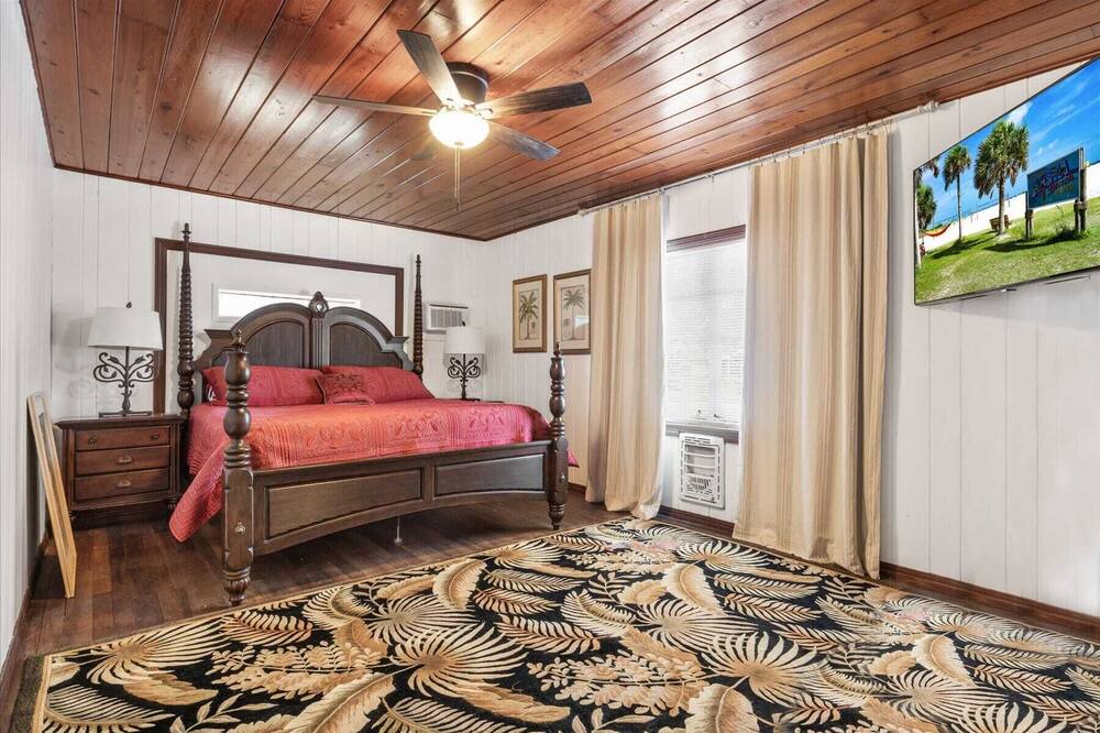 Photo of Bedroom in Rosemary District