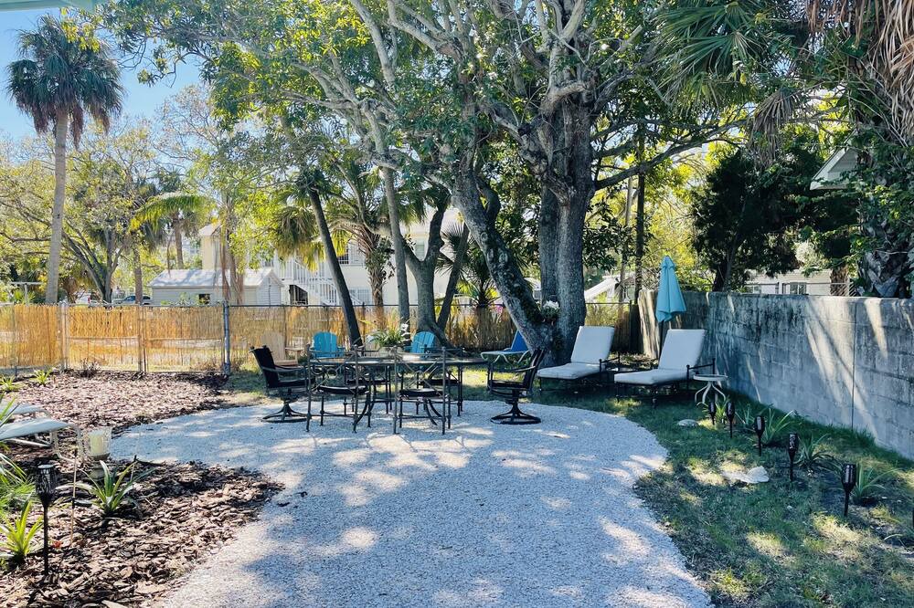 Photo of Outdoor in Rosemary District