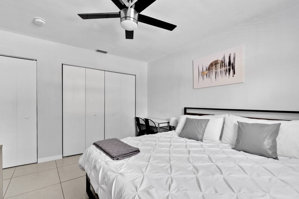 Photo of Bedroom in Boulevard Heights