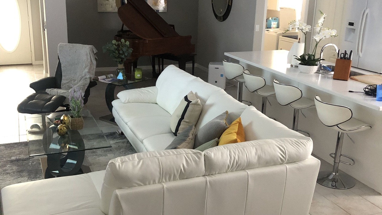 Photo of Livingroom in Lake Suzy