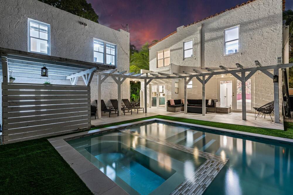 Photo of Outdoor in Northeast Miami