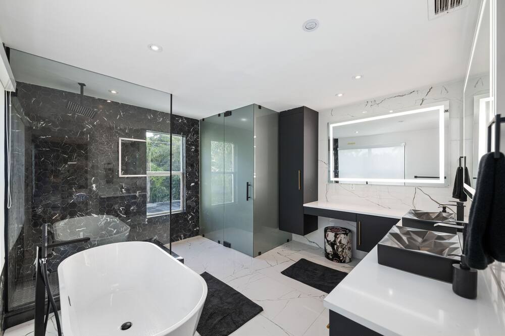 Photo of Bathroom in Northeast Miami