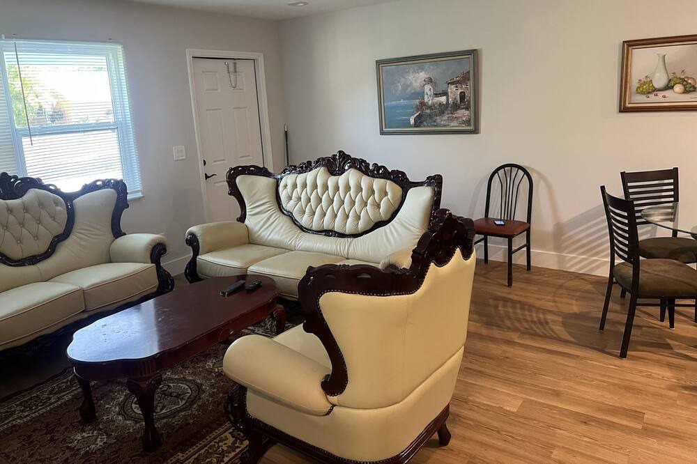 Photo of Livingroom in Juno Beach