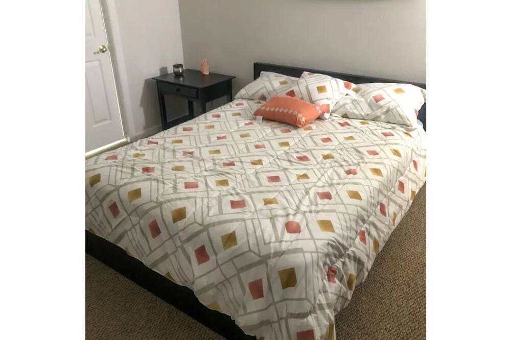 Photo of Bedroom in Westchase