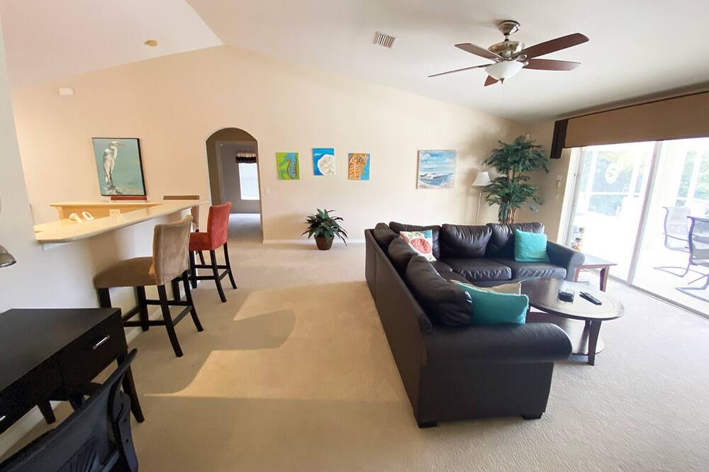 Photo of Livingroom in South Gulf Cove