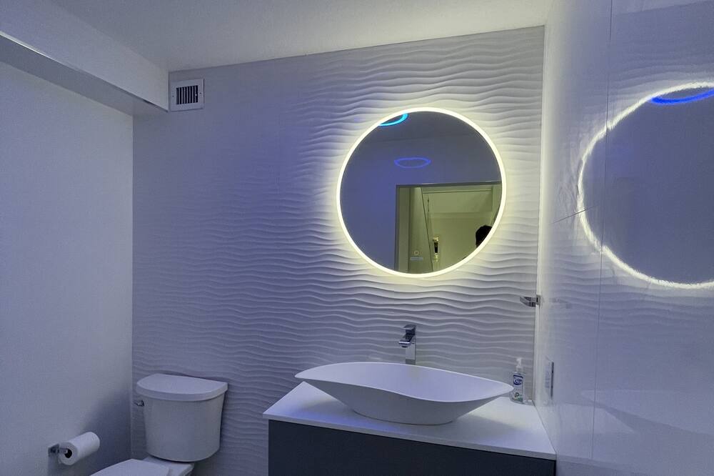 Photo of Bathroom in Greenacres