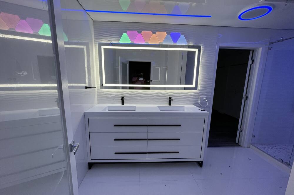 Photo of Bathroom in Greenacres