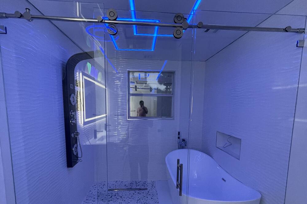 Photo of Bathroom in Greenacres