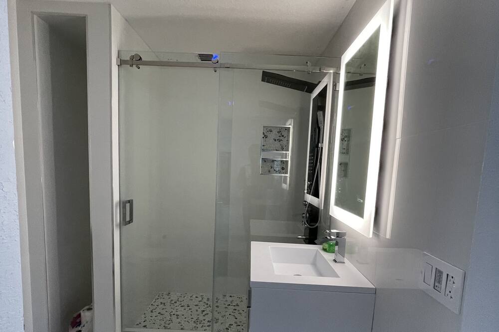 Photo of Bathroom in Greenacres