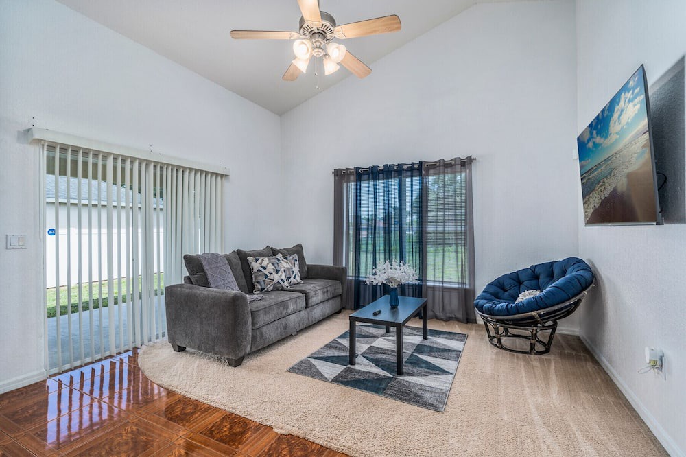 Photo of Livingroom in Port Malabar