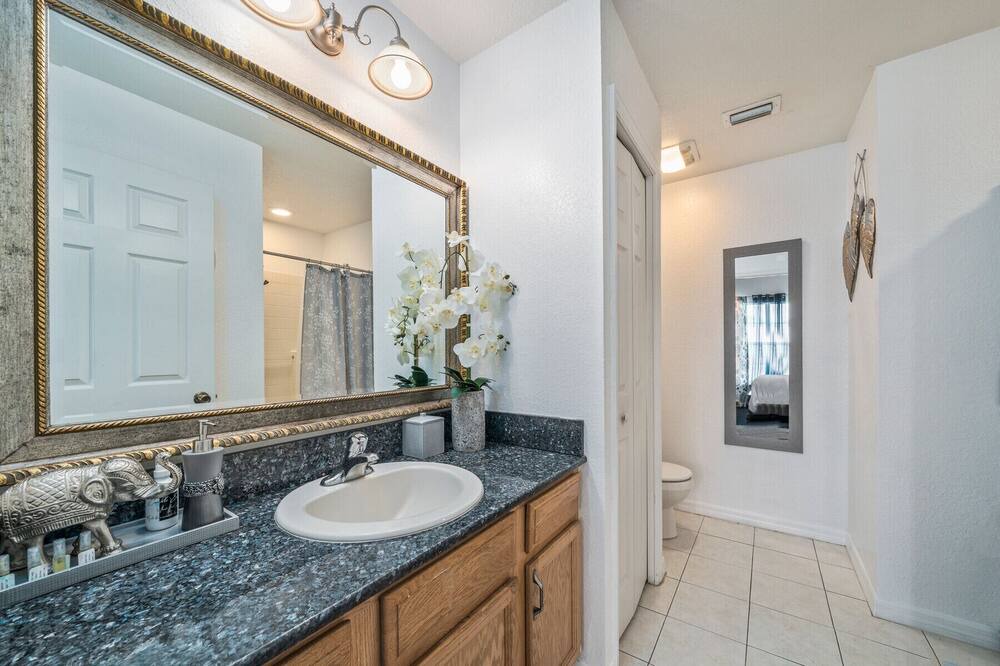 Photo of Bathroom in Port Malabar