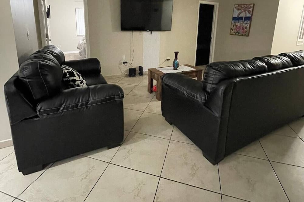 Photo of Livingroom in Shore Acres