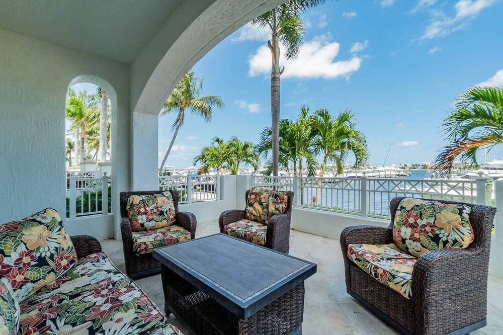 Photo of Outdoor in East Ocean Ave