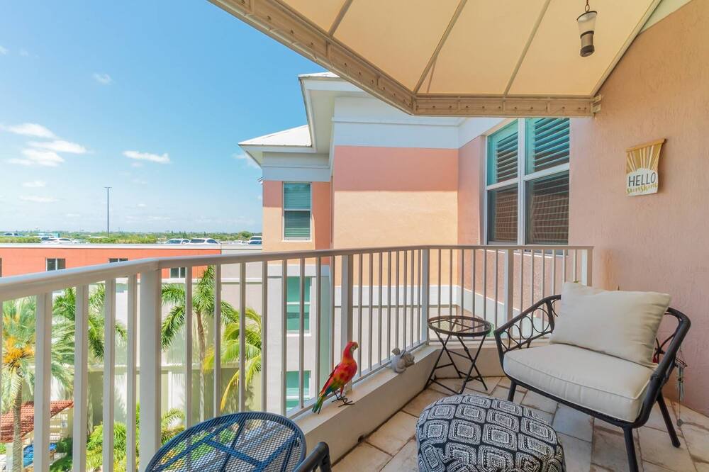 Photo of Patio Balcony in East Ocean Ave