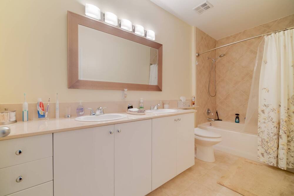 Photo of Bathroom in East Ocean Ave