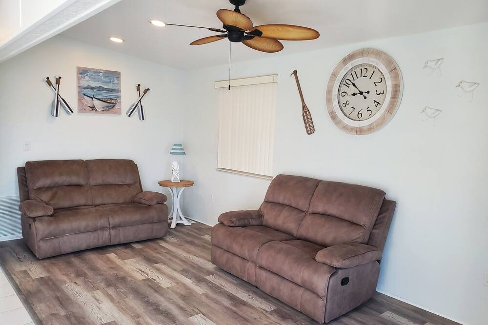 Photo of Livingroom in Nettles Island