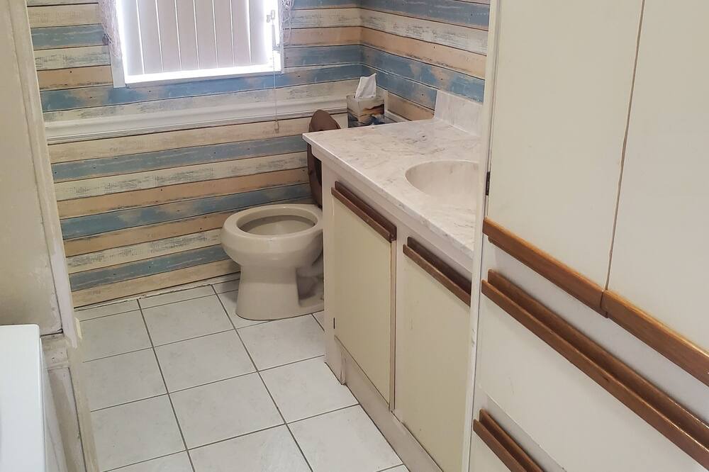 Photo of Bathroom in Nettles Island
