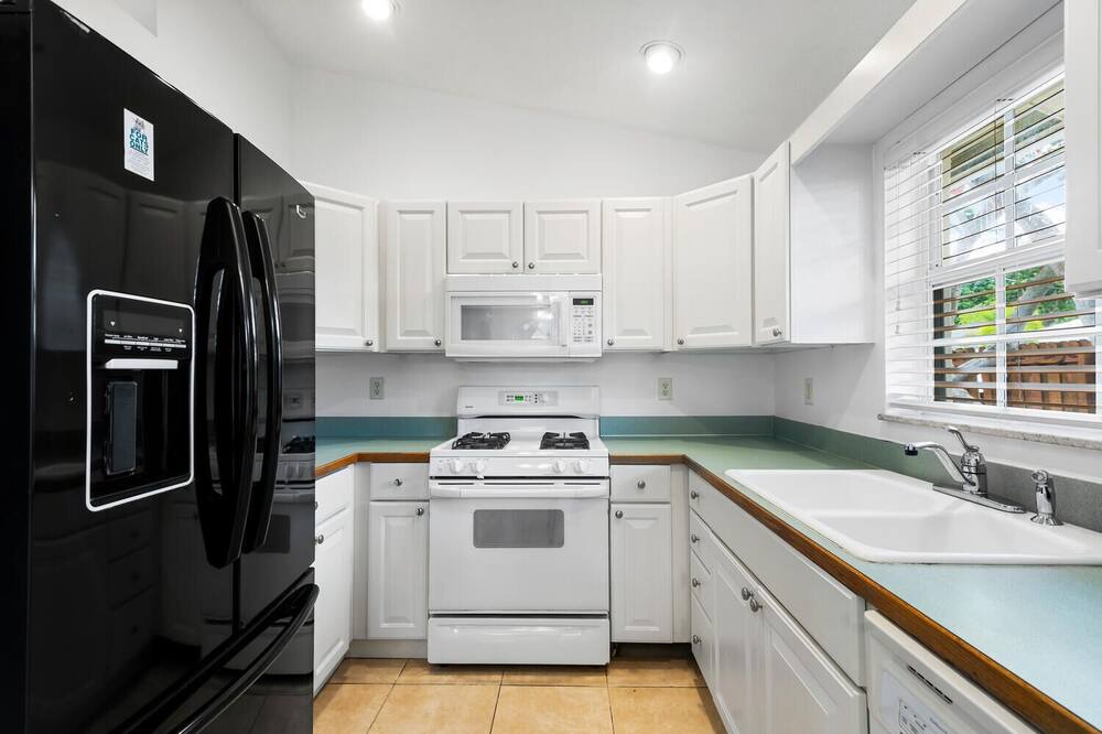 Photo of Kitchen in Old Northwood Historic District