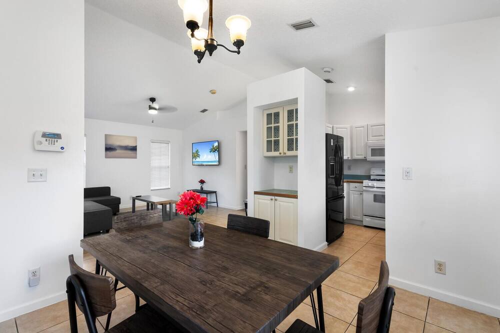 Photo of Kitchen in Old Northwood Historic District