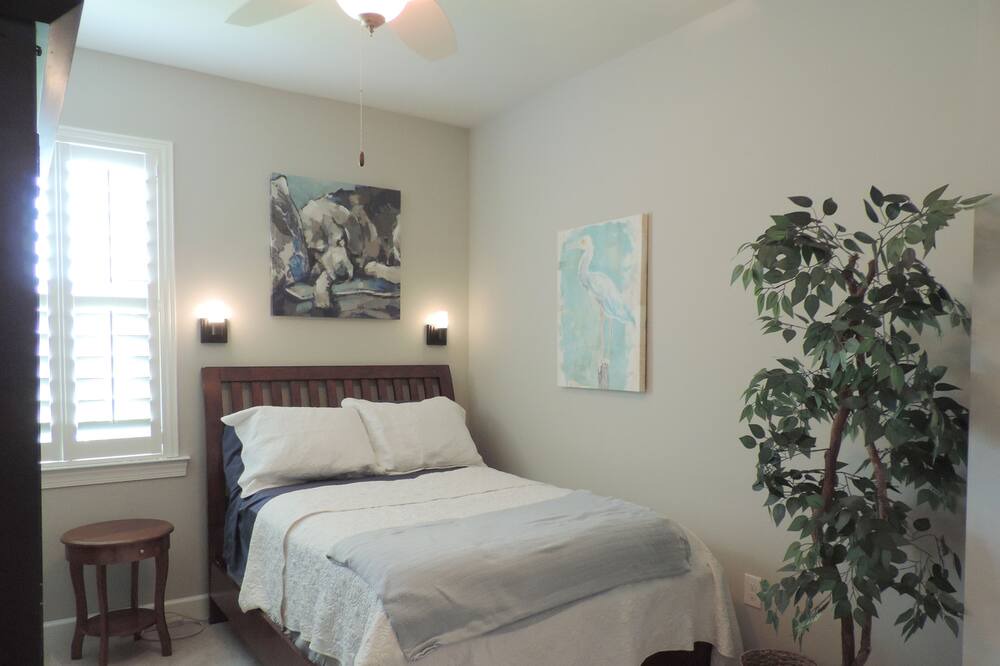 Photo of Bedroom in Estero