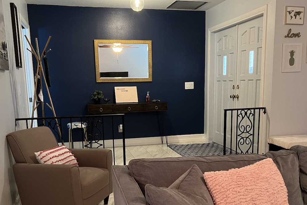 Photo of Livingroom in Lochmoor Waterway Estates