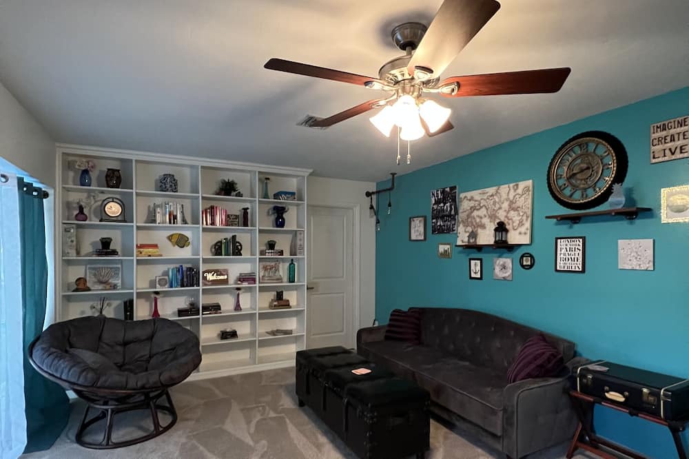 Photo of Livingroom in Lochmoor Waterway Estates