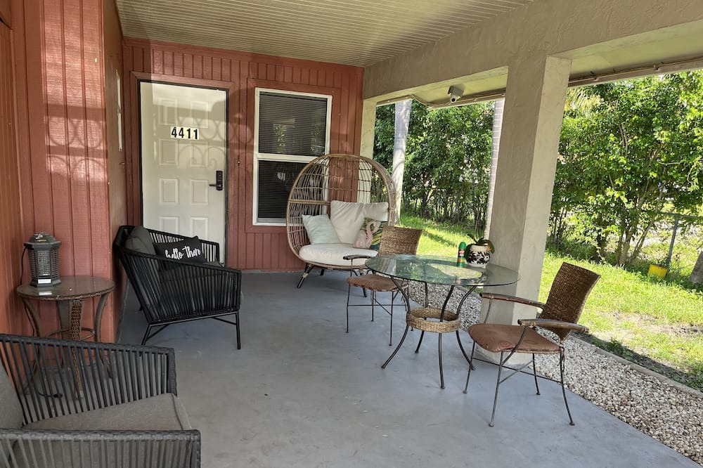 Photo of Patio Balcony in Lake Worth Corridor