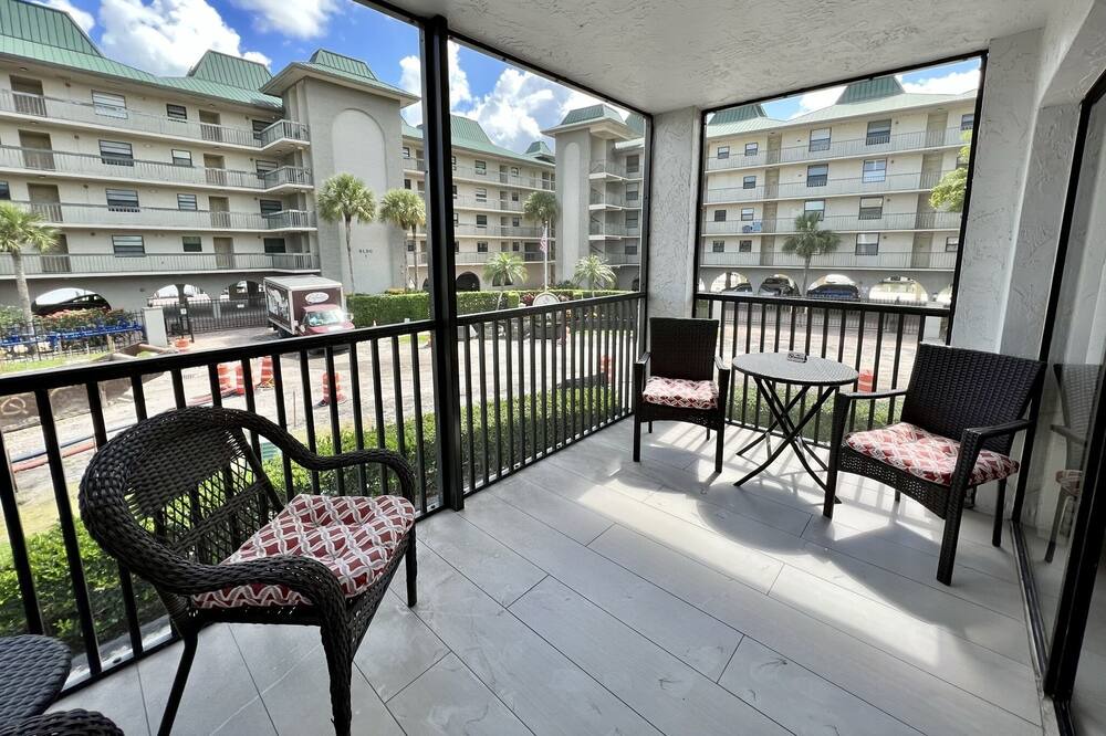 Photo of Patio Balcony in Pelican Bay