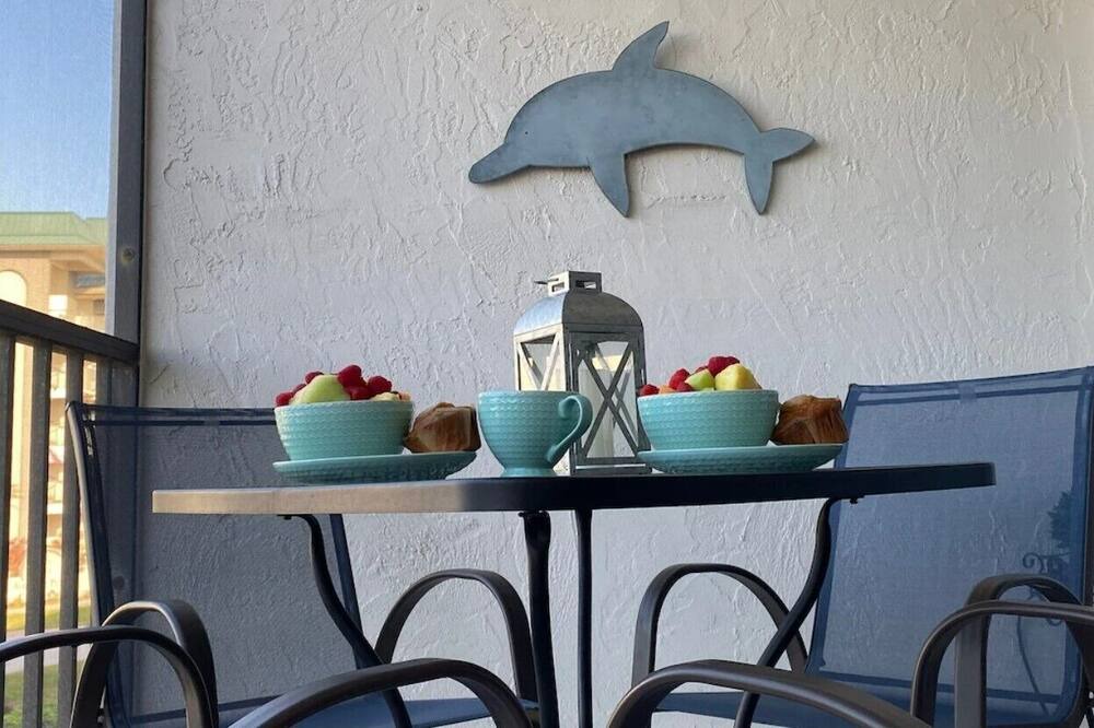 Photo of Patio Balcony in Pelican Bay