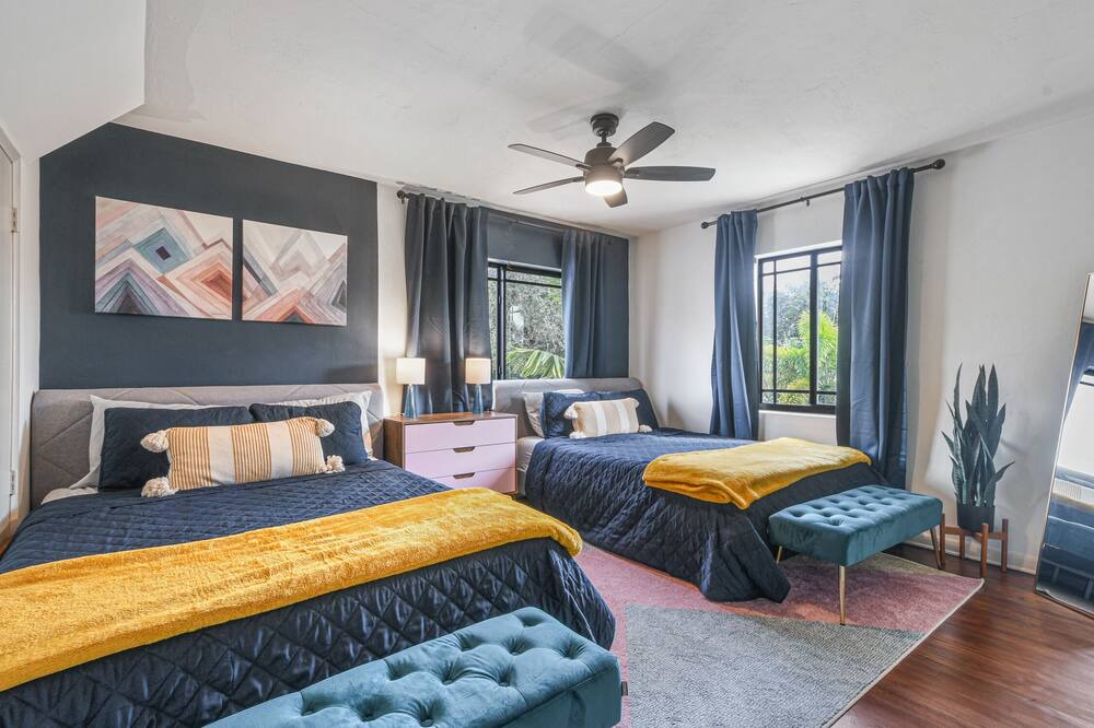 Photo of Bedroom in Lake Worth Corridor