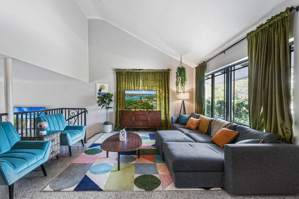Photo of Livingroom in Lake Worth Corridor