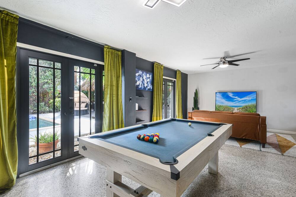Photo of Bedroom in Lake Worth Corridor