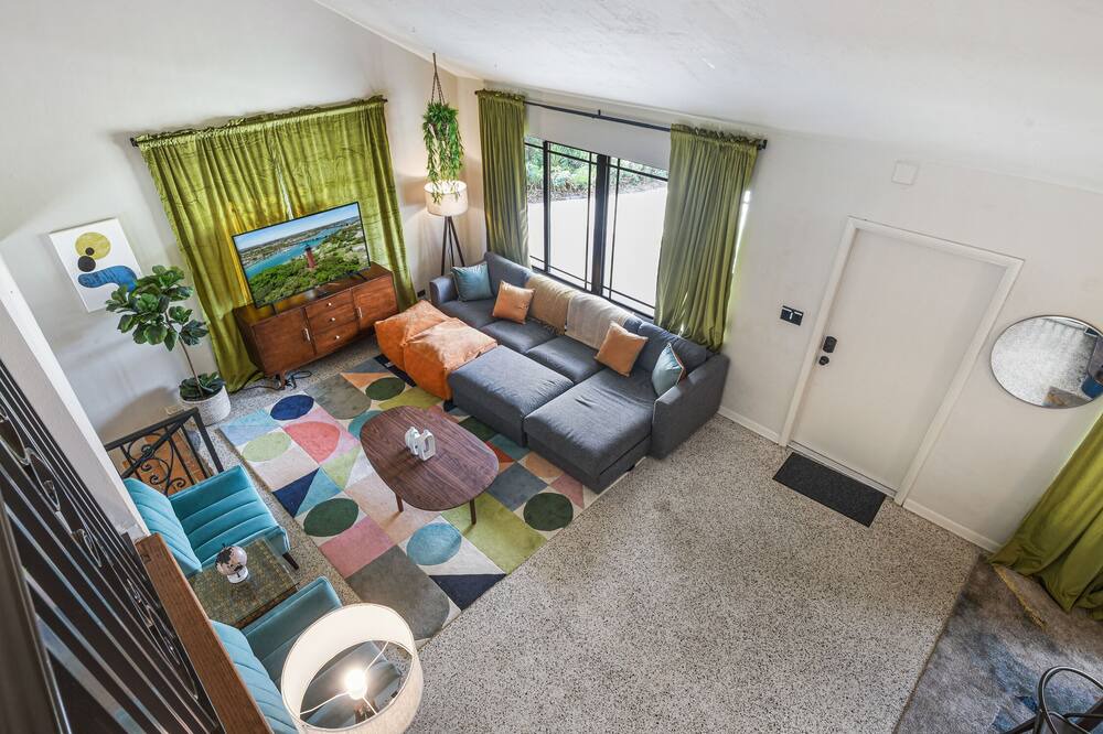 Photo of Bedroom in Lake Worth Corridor