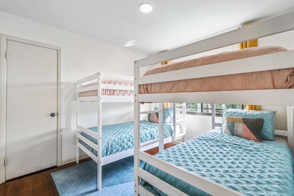 Photo of Bedroom in Lake Worth Corridor