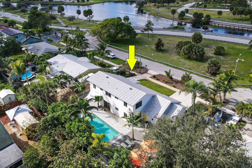 Photo of Outdoor in Lake Worth Corridor