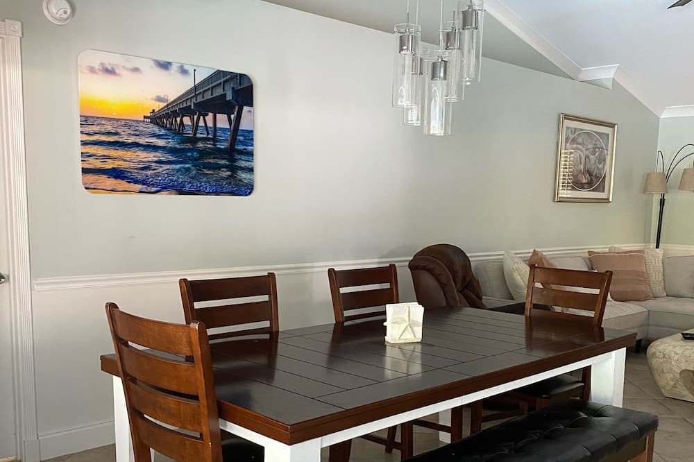 Photo of Bedroom in Treasure Coast