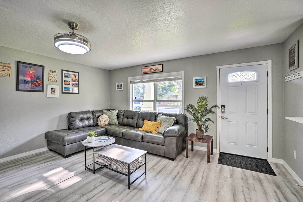 Photo of Livingroom in Orient Park