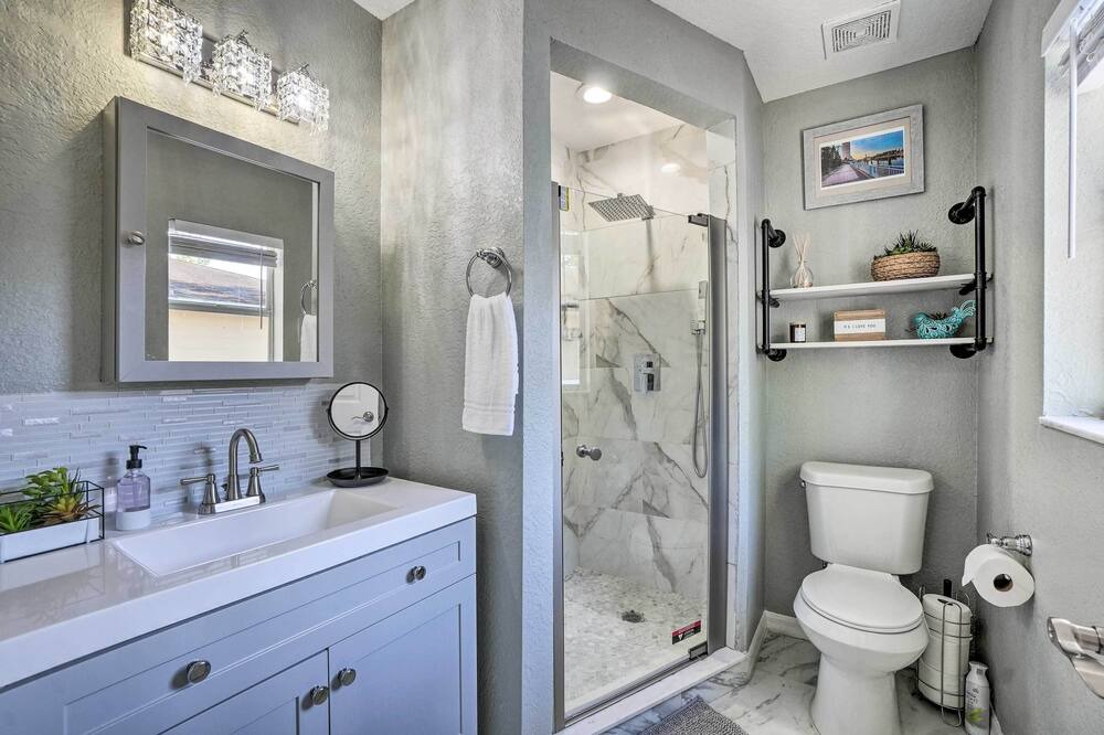 Photo of Bathroom in Orient Park