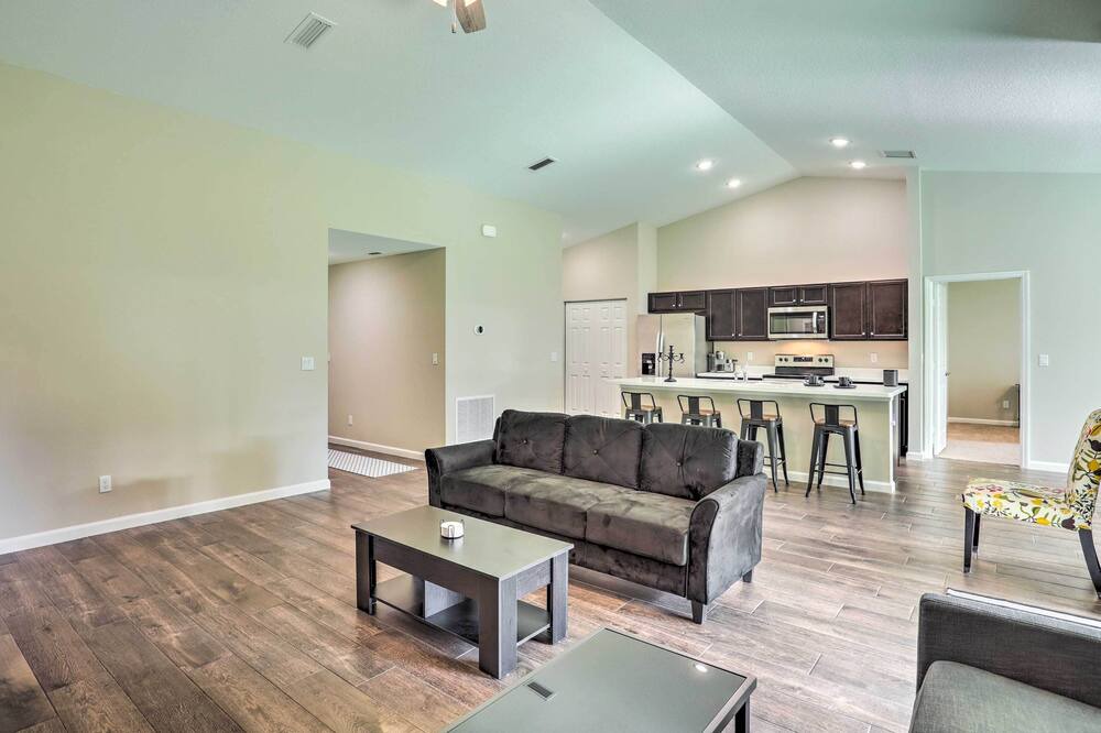 Photo of Livingroom in Port Saint Lucie