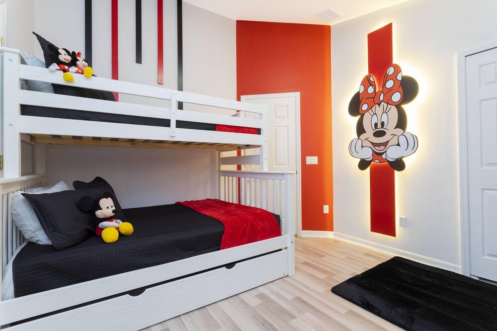 Photo of Bedroom in Veranda Palms