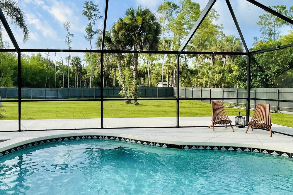 Photo of Outdoor in Naples