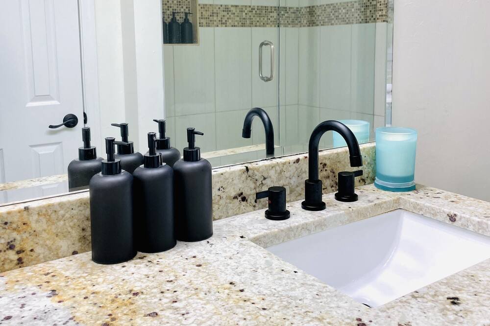 Photo of Bathroom in Naples