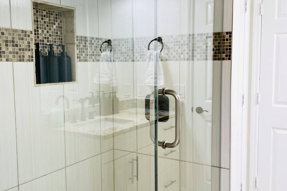 Photo of Bathroom in Naples