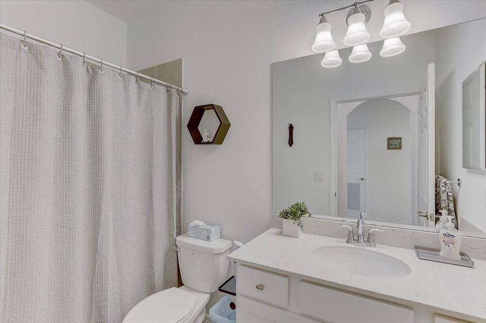 Photo of Bathroom in Lakewood Ranch