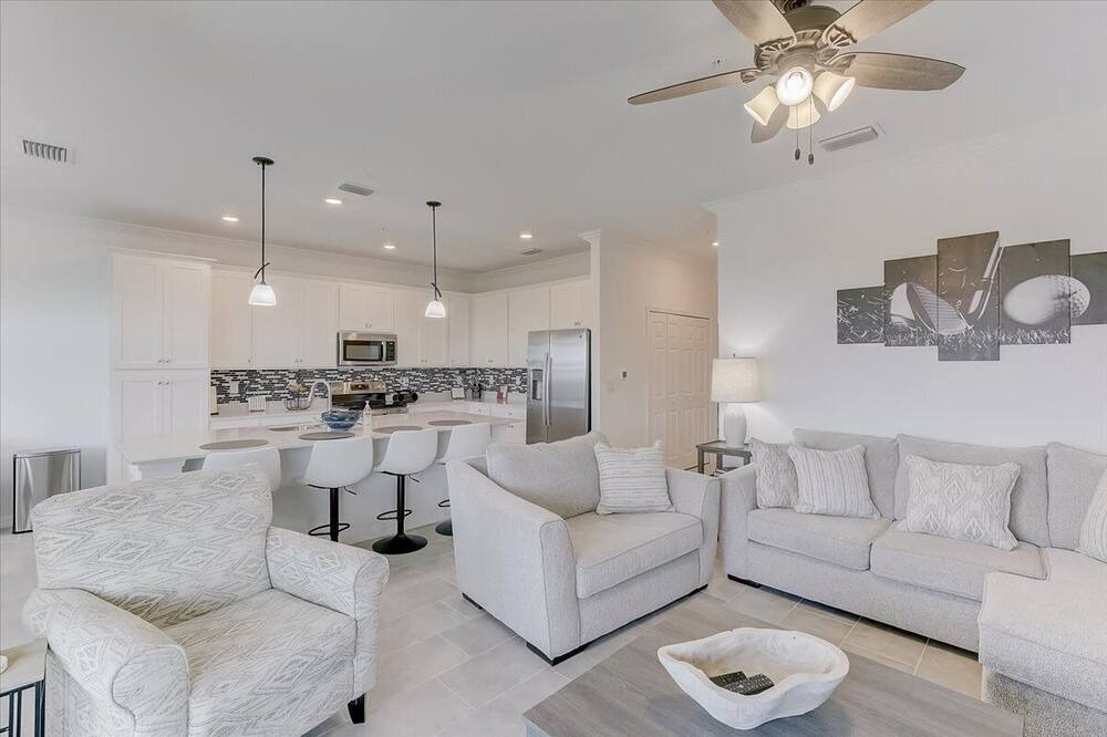 Photo of Livingroom in Lakewood Ranch
