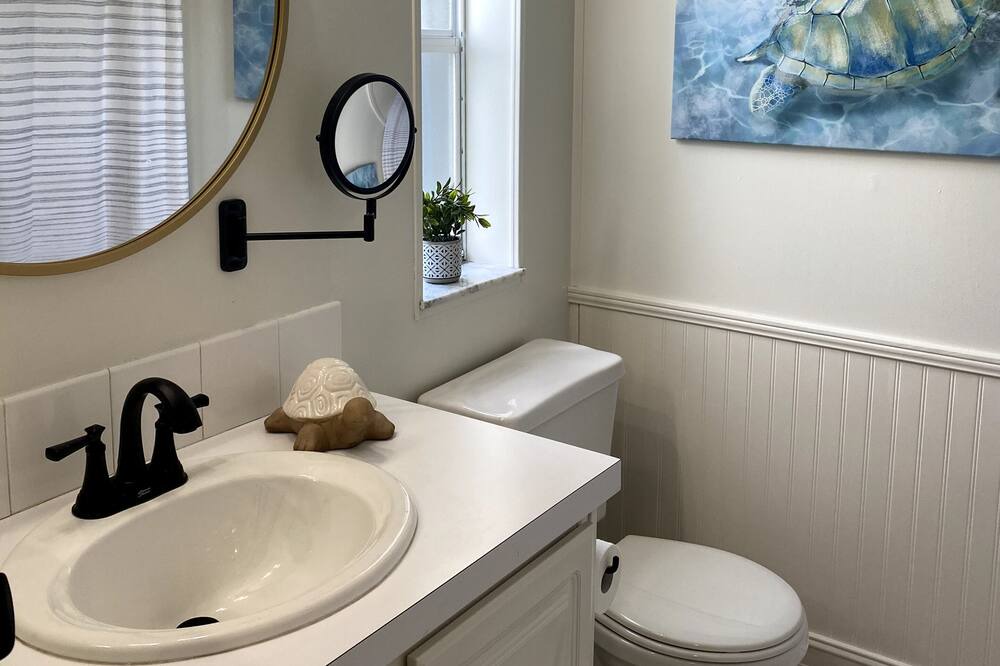 Photo of Bathroom in Little Torch Key