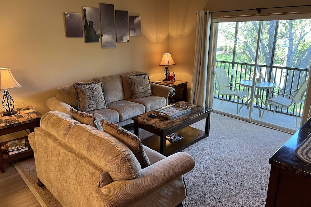 Photo of Livingroom in Bahama Bay