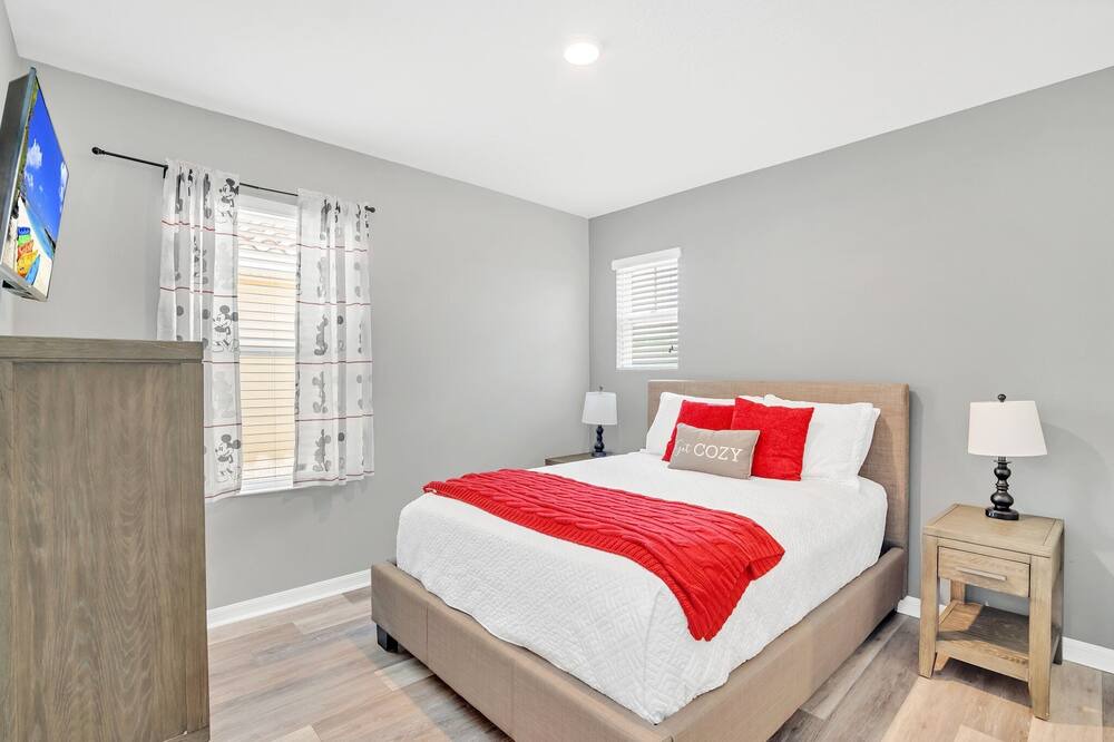 Photo of Bedroom in Sunridge Woods