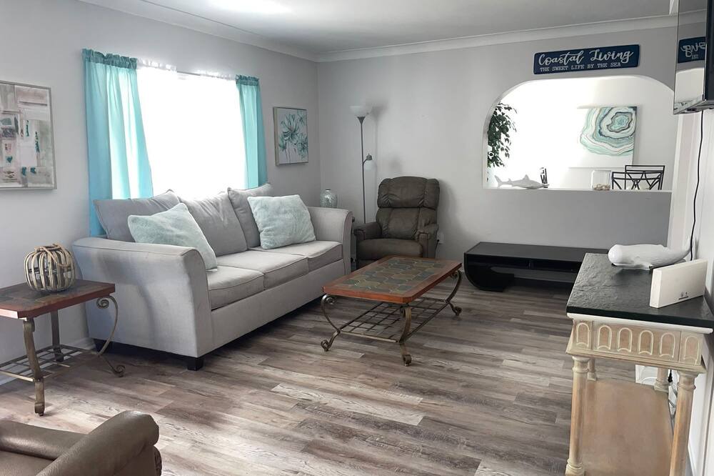 Photo of Livingroom in Bay Isle