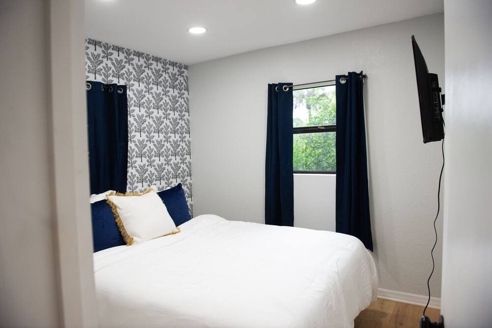 Photo of Bedroom in Gibsonton